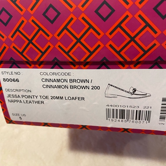 TORY BURCH JESSA POINTY-TOE LOAFER - Picture 7 of 8